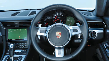 Porsche 911 Carrera group test interior