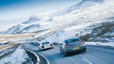 Nissan GT-R vs Audi R8