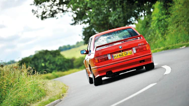 Toyota GT86 vs BMW E30 M3