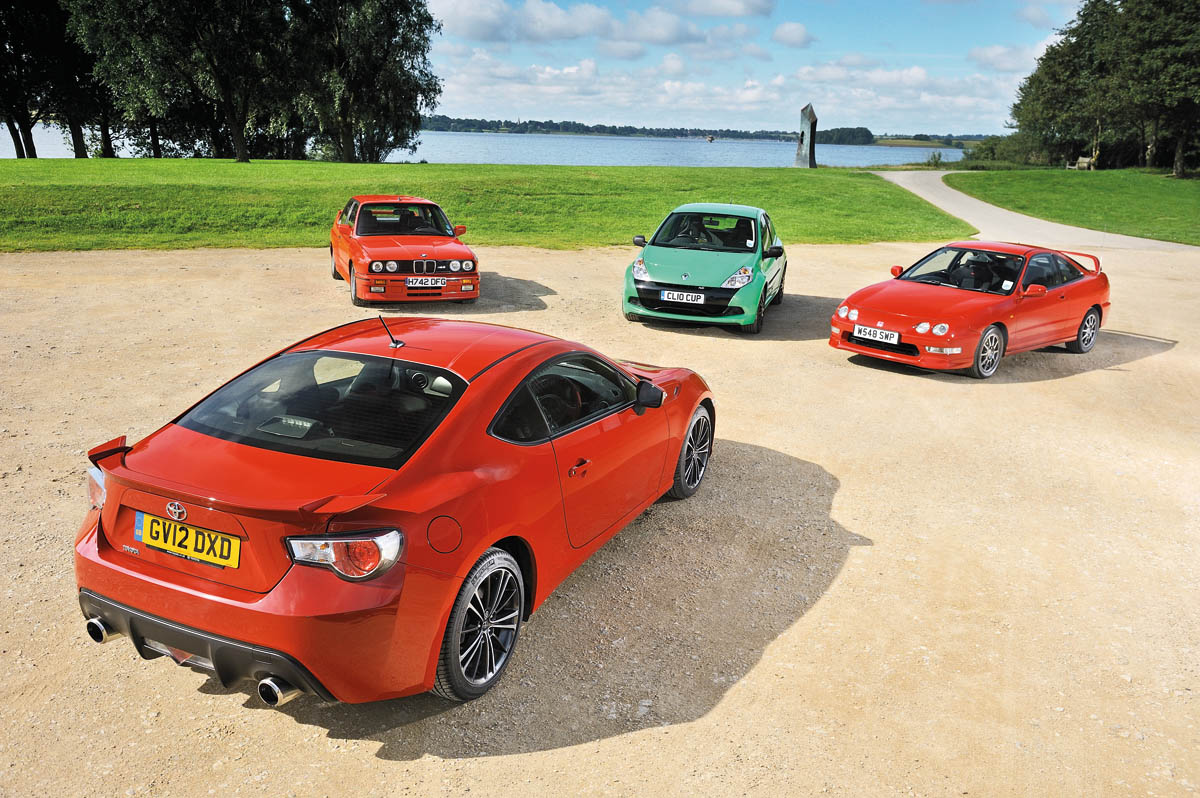 Toyota GT86 vs Renault Clio 200 Cup, Honda Integra Type-R, BMW M3 E30