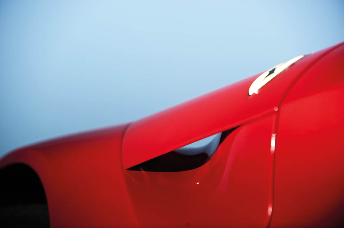Ferrari F12 Berlinetta aero bridge