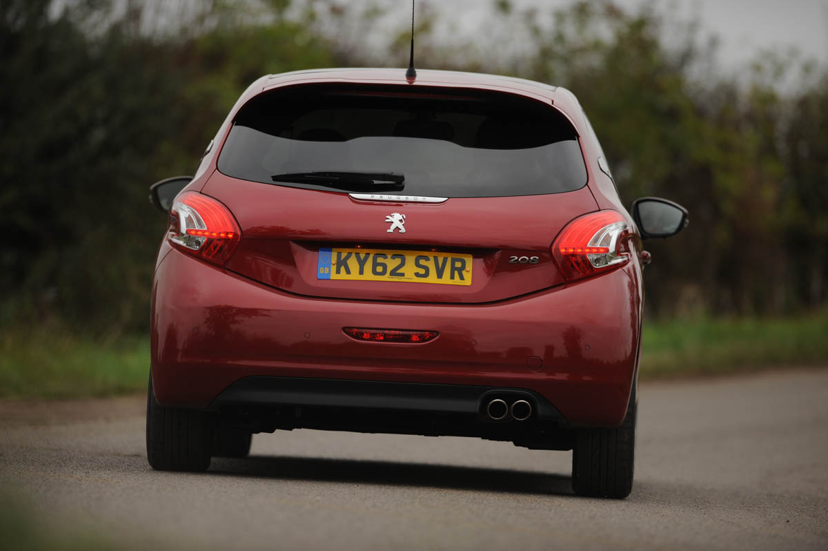 Peugeot 208 Feline THP 156 rear