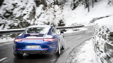 Porsche 911 Carrera 4S video review