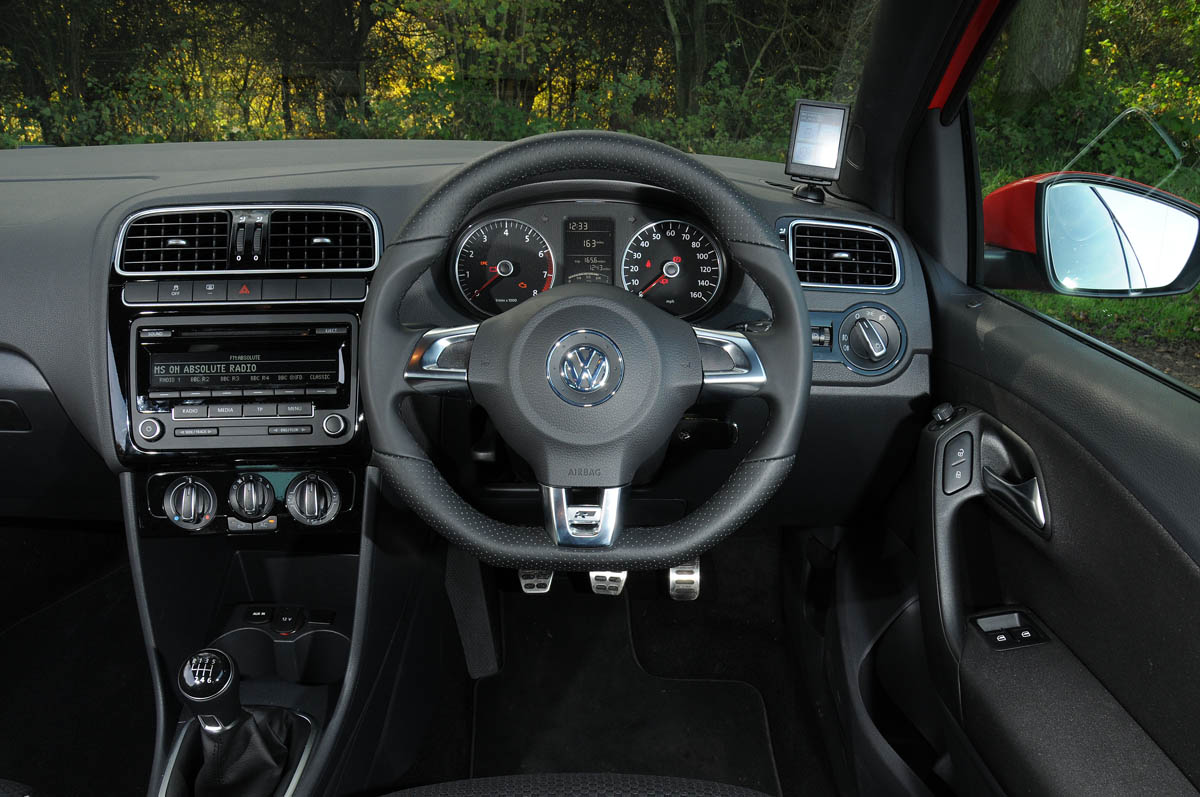 Volkswagen Polo R-line steering wheel dashboard