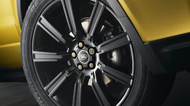 Range Rover Evoque Sicilian Yellow Limited Edition alloy wheel
