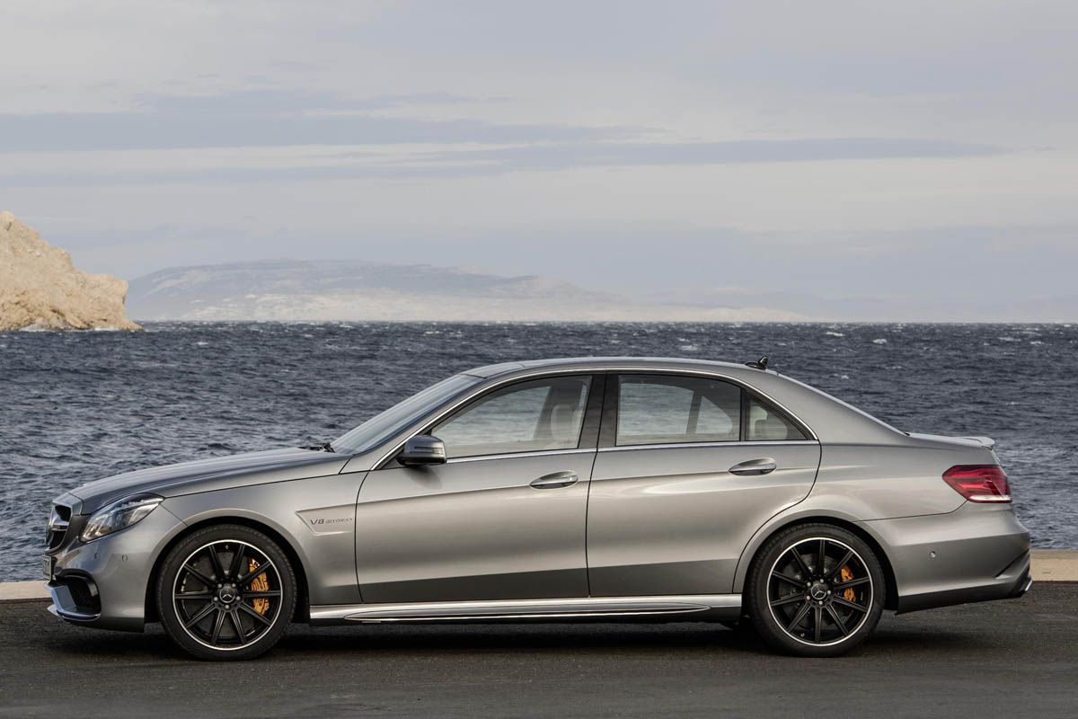 2013 Mercedes-Benz E63 AMG saloon side profile