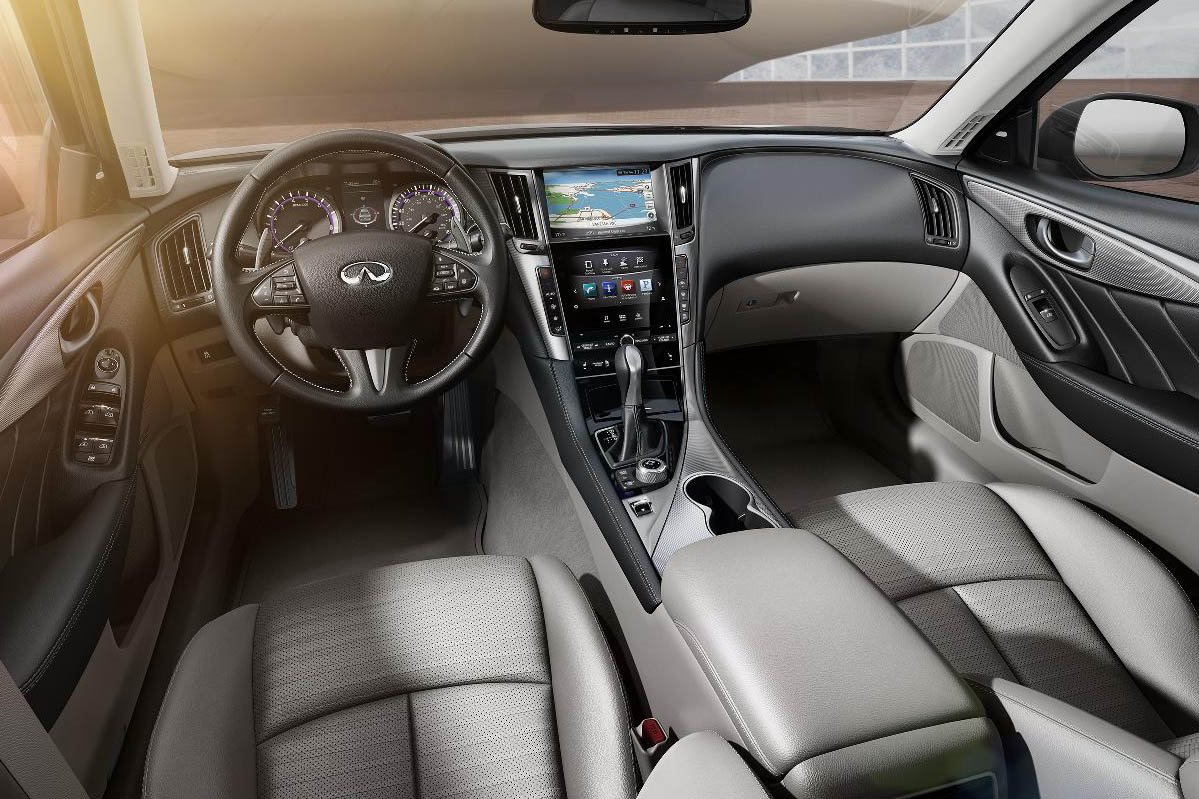 Infiniti Q50 sports saloon interior dashboard