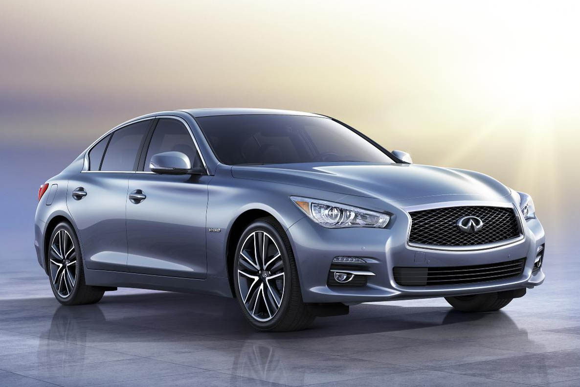 Infiniti Q50 sports saloon