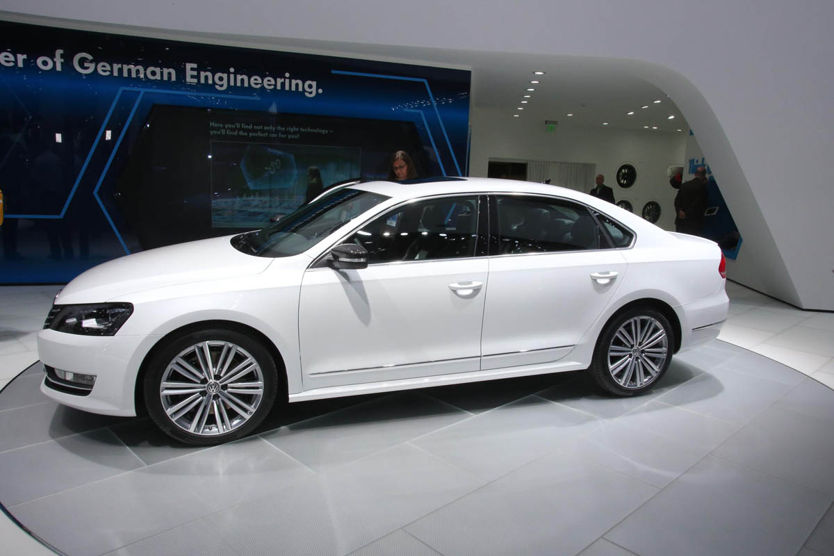 Volkswagen Passat Performance Concept side profile