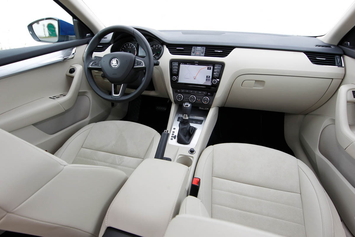 2013 Skoda Octavia interior dashboard cabin
