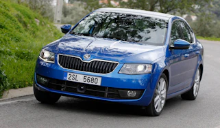 2013 Skoda Octavia front view