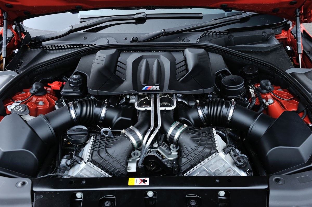 Maserati GranTurismo Sport v Mercedes CLS 63 AMG, BMW M6, Aston Martin DB9 and Bentley Continental GT Speed