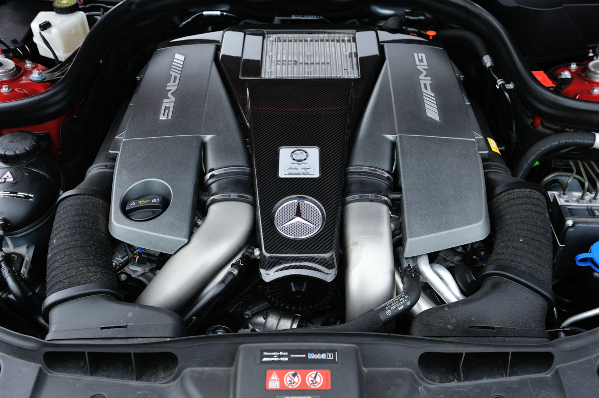 Maserati GranTurismo Sport v Mercedes CLS 63 AMG, BMW M6, Aston Martin DB9 and Bentley Continental GT Speed