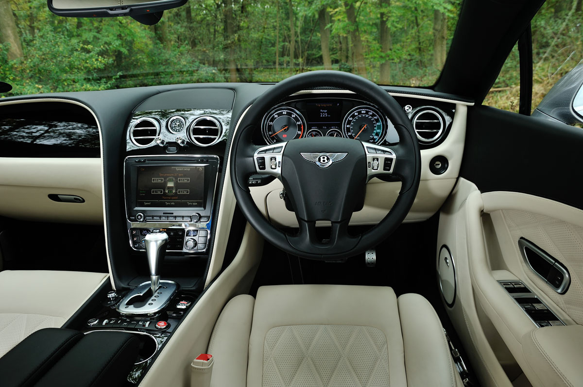 Maserati GranTurismo Sport v Mercedes CLS 63 AMG, BMW M6, Aston Martin DB9 and Bentley Continental GT Speed