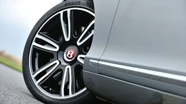 Maserati GranTurismo Sport v Mercedes CLS 63 AMG, BMW M6, Aston Martin DB9 and Bentley Continental GT Speed