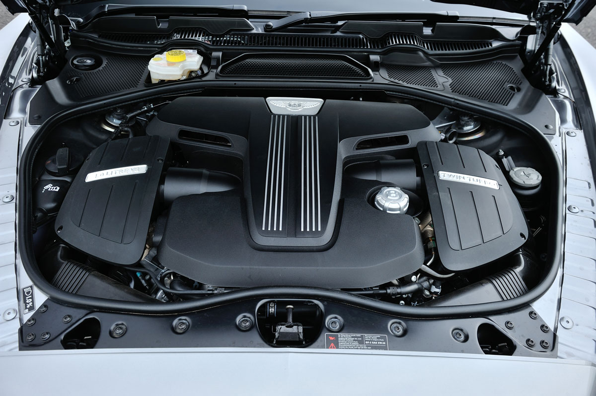 Maserati GranTurismo Sport v Mercedes CLS 63 AMG, BMW M6, Aston Martin DB9 and Bentley Continental GT Speed