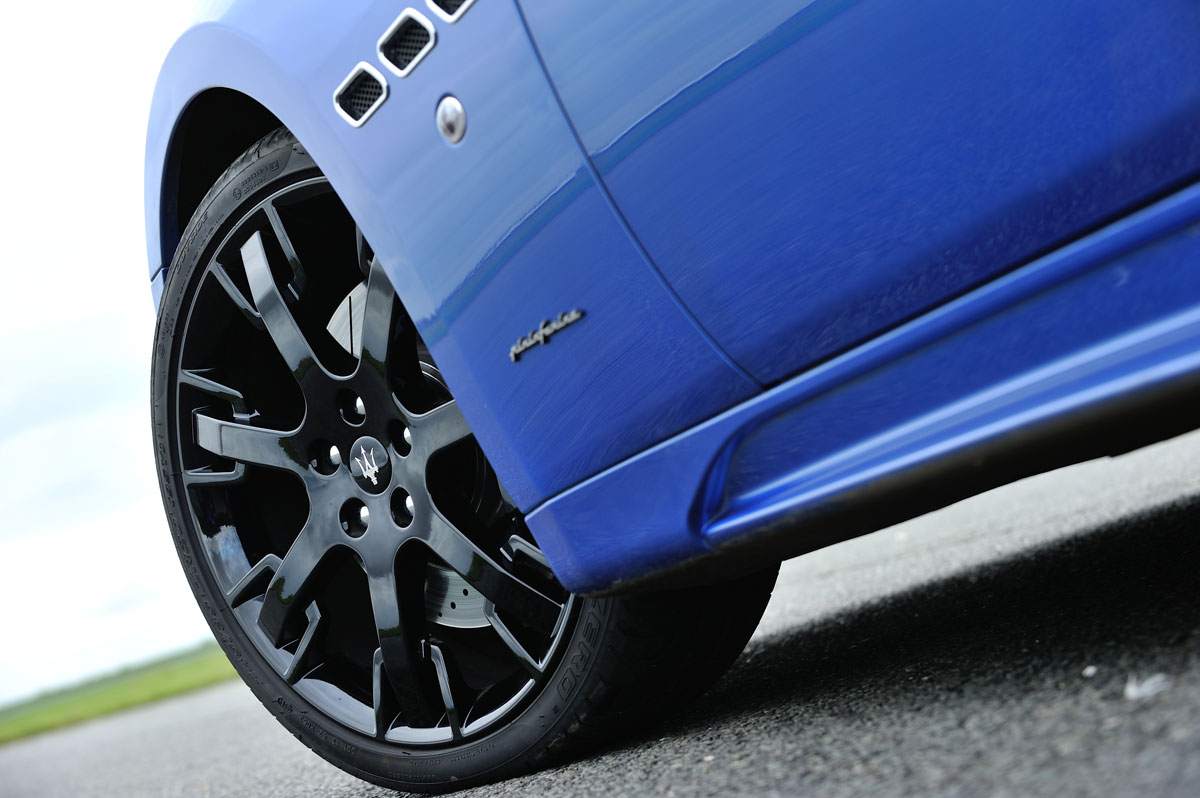 Maserati GranTurismo Sport v Mercedes CLS 63 AMG, BMW M6, Aston Martin DB9 and Bentley Continental GT Speed