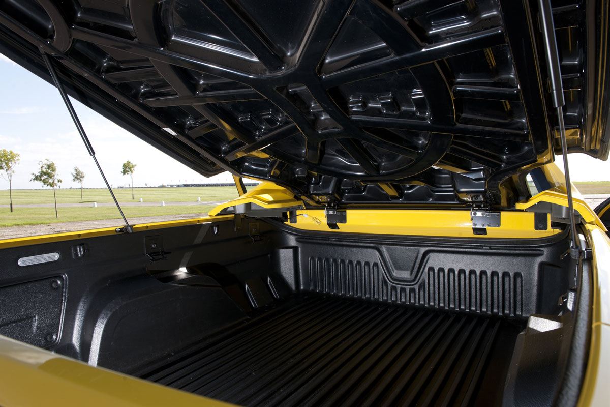 Vauxhall Maloo load bay