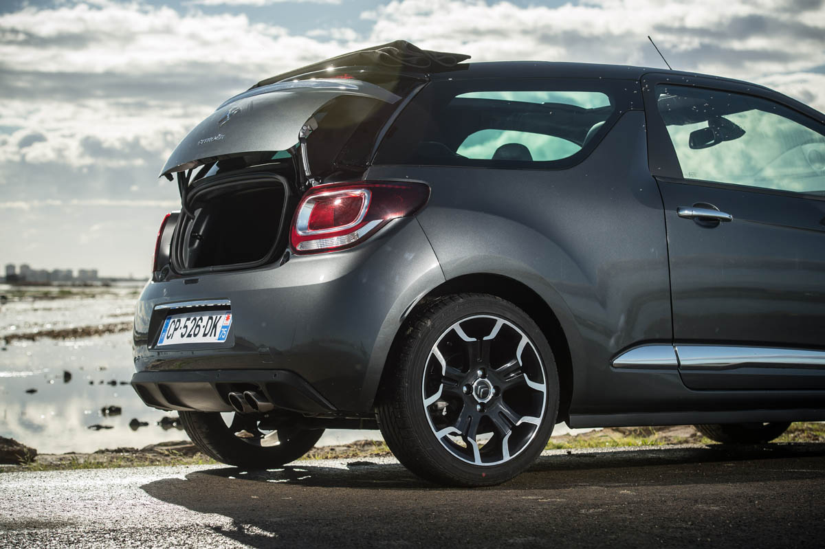Citroen DS3 Cabriolet DSport THP 155 small boot opening