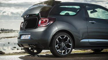 Citroen DS3 Cabriolet DSport THP 155 small boot opening