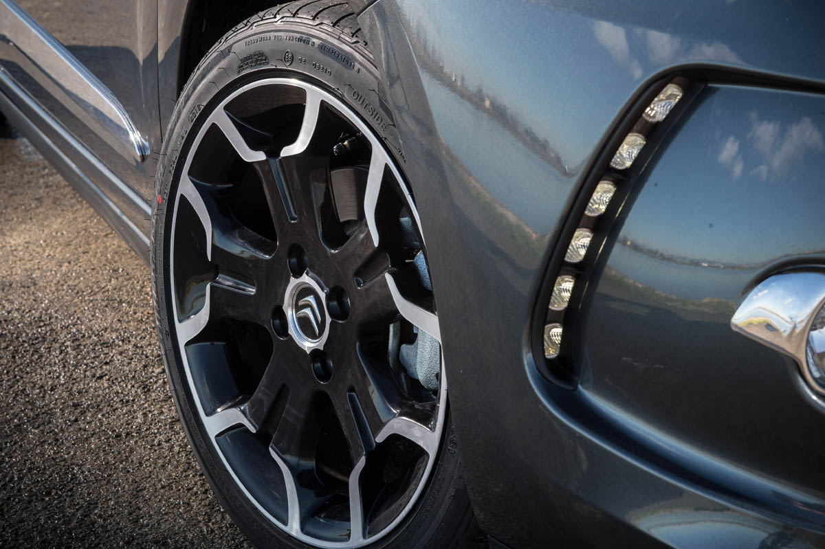 Citroen DS3 Cabriolet DSport THP 155 alloy wheel