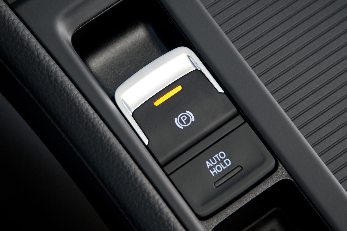 Volkswagen Golf 2.0 TDI GT electric handbrake