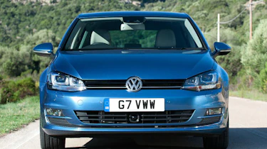 Volkswagen Golf 2.0 TDI GT front view