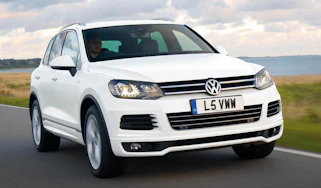 Volkswagen Touareg R-line white front view