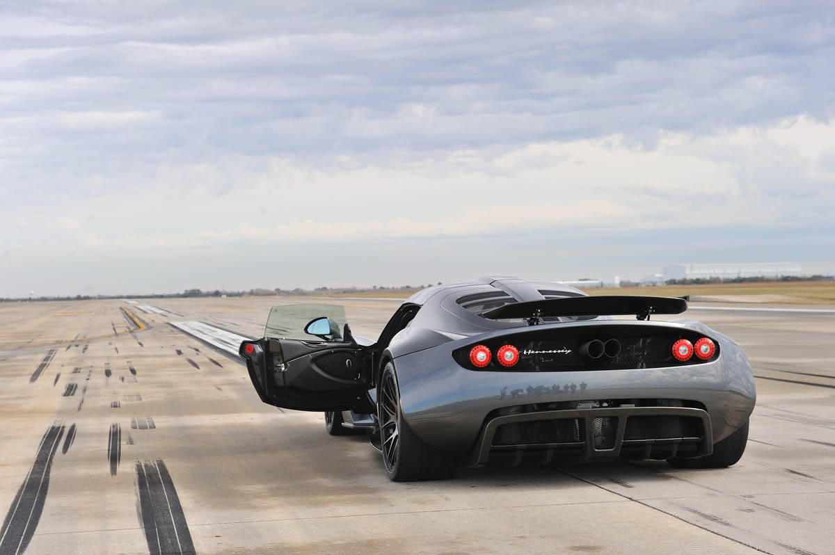 Hennessey Venom GT record run runway