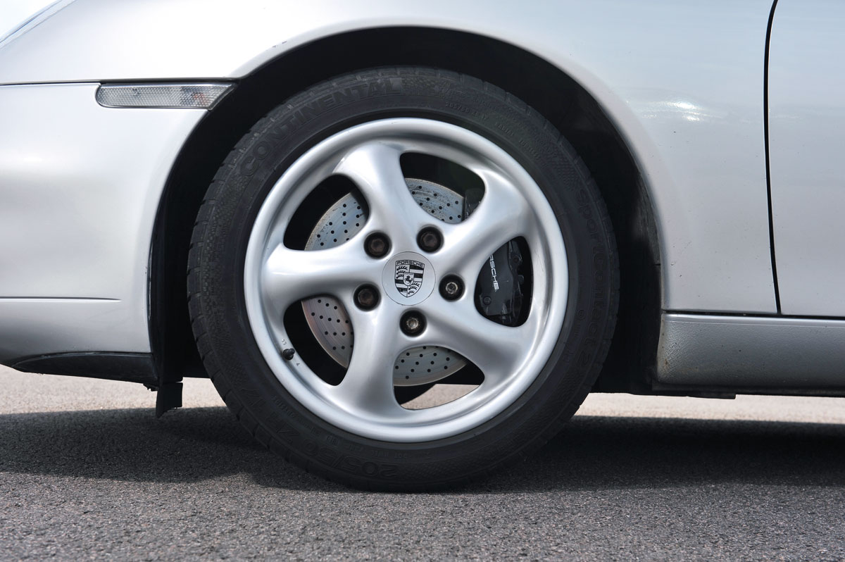 Porsche 996 Carrera (1998-2004)