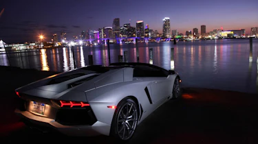 Lamborghini Aventador LP700-4 Roadster Miami skyline