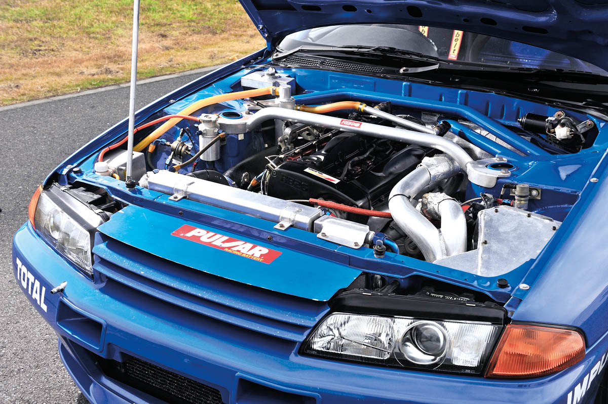 Calsonic R32 Nissan Skyline GT-R engine
