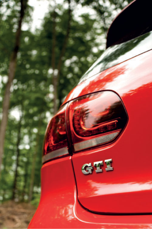 VW Golf GTI vs Ford Focus ST