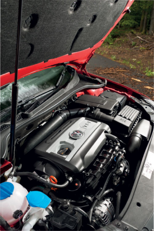 VW Golf GTI vs Ford Focus ST