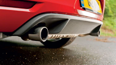 VW Golf GTI vs Ford Focus ST