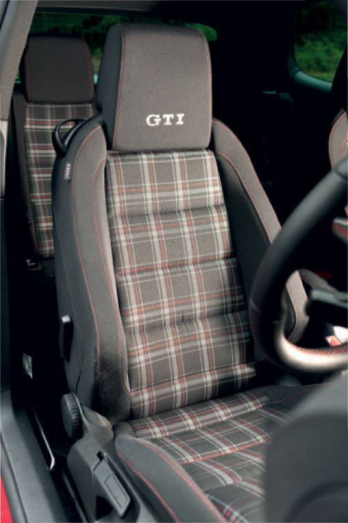 VW Golf GTI vs Ford Focus ST