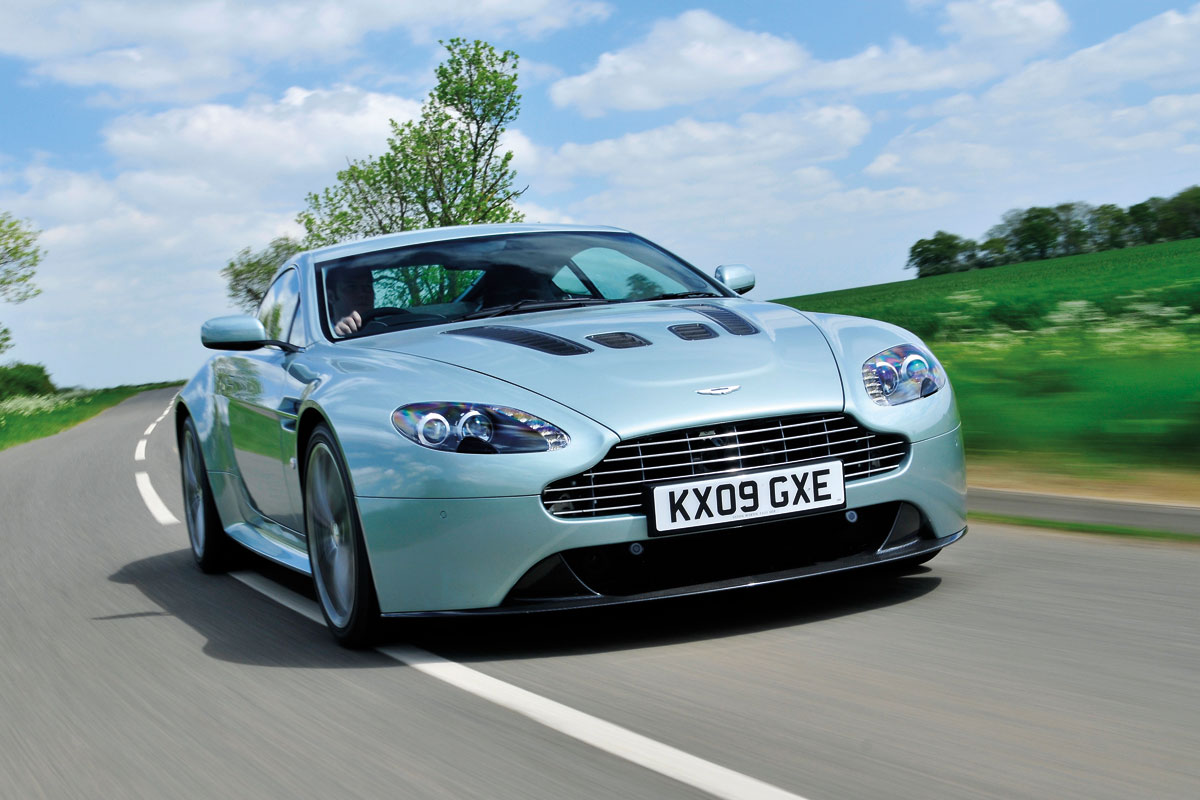 Aston Martin V12 Vantage
