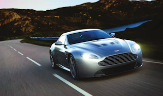 Aston Martin V12 Vantage