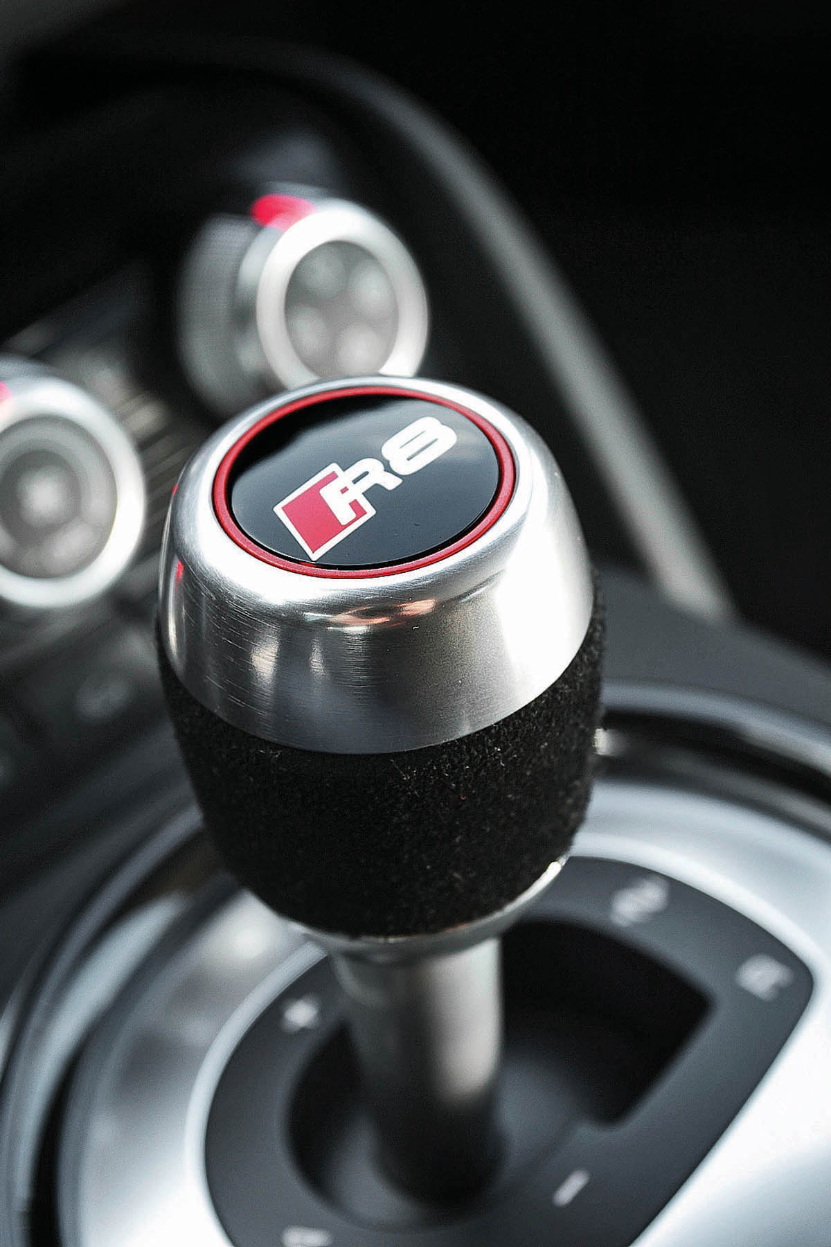 2013 Audi R8 V10 Plus S-tronic gearstick