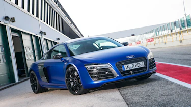 2013 Audi R8 V10 Plus front view