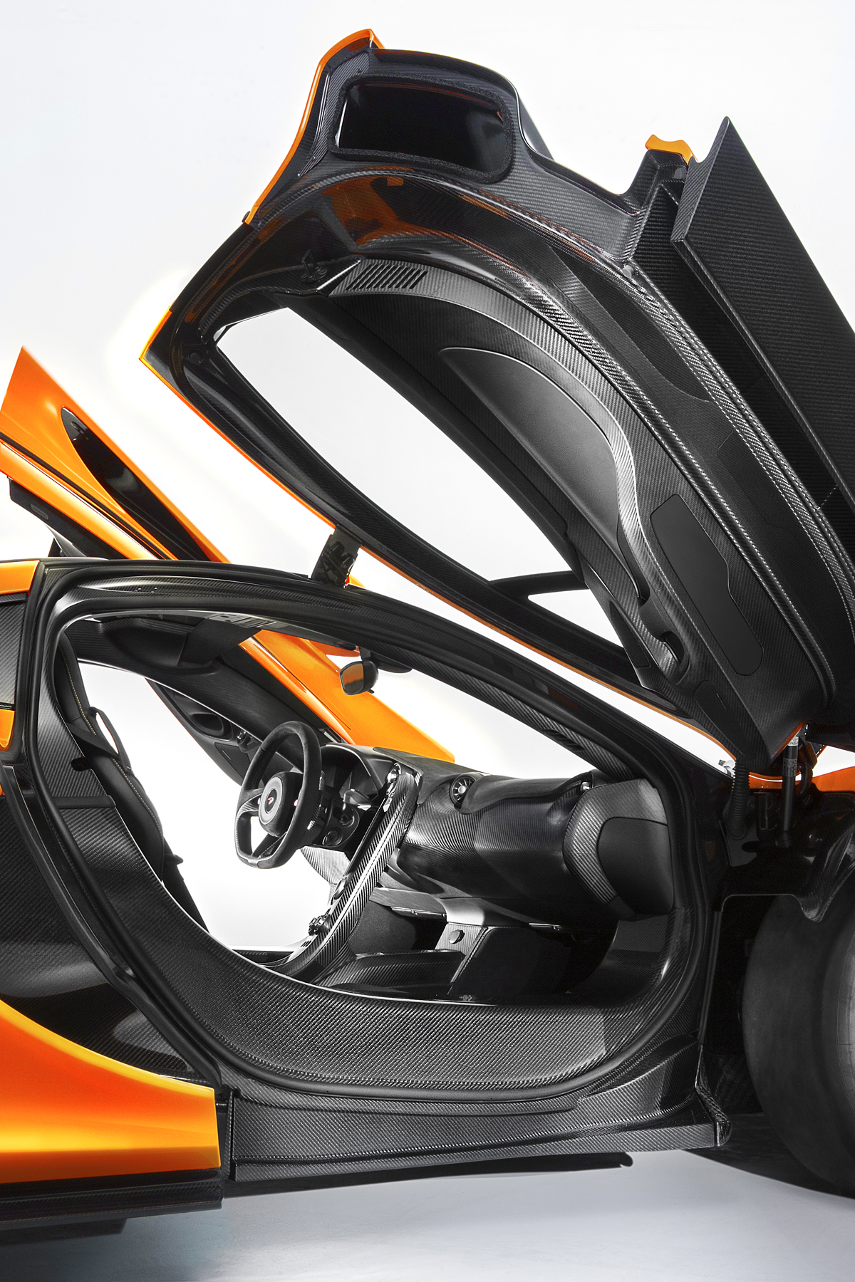 McLaren P1 interior doors up