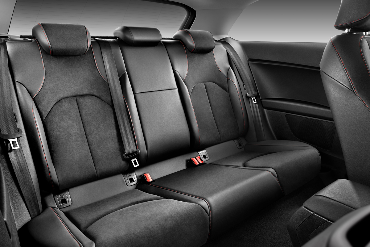 2013 SEAT Leon FR SC three-door rear seats