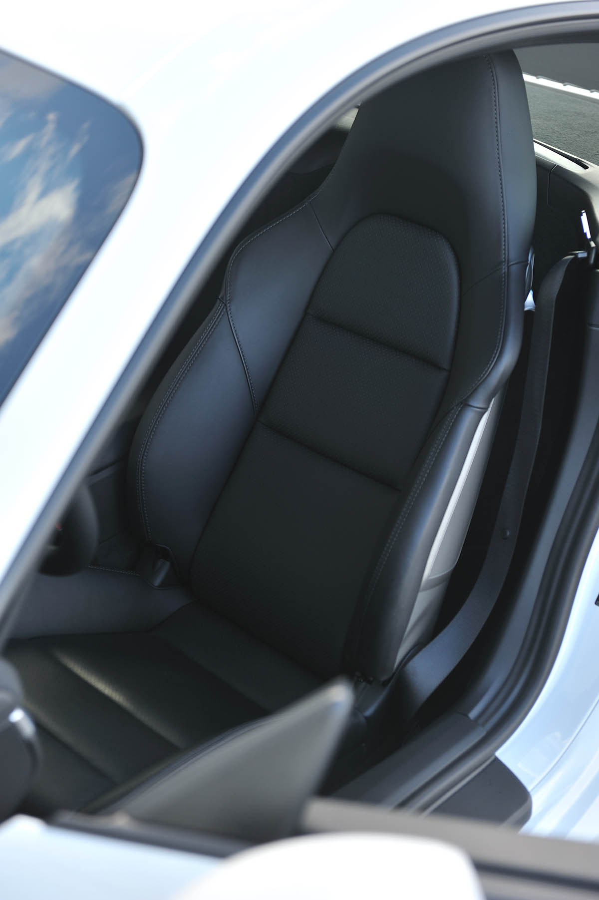 2013 Porsche Cayman S leather sports seat