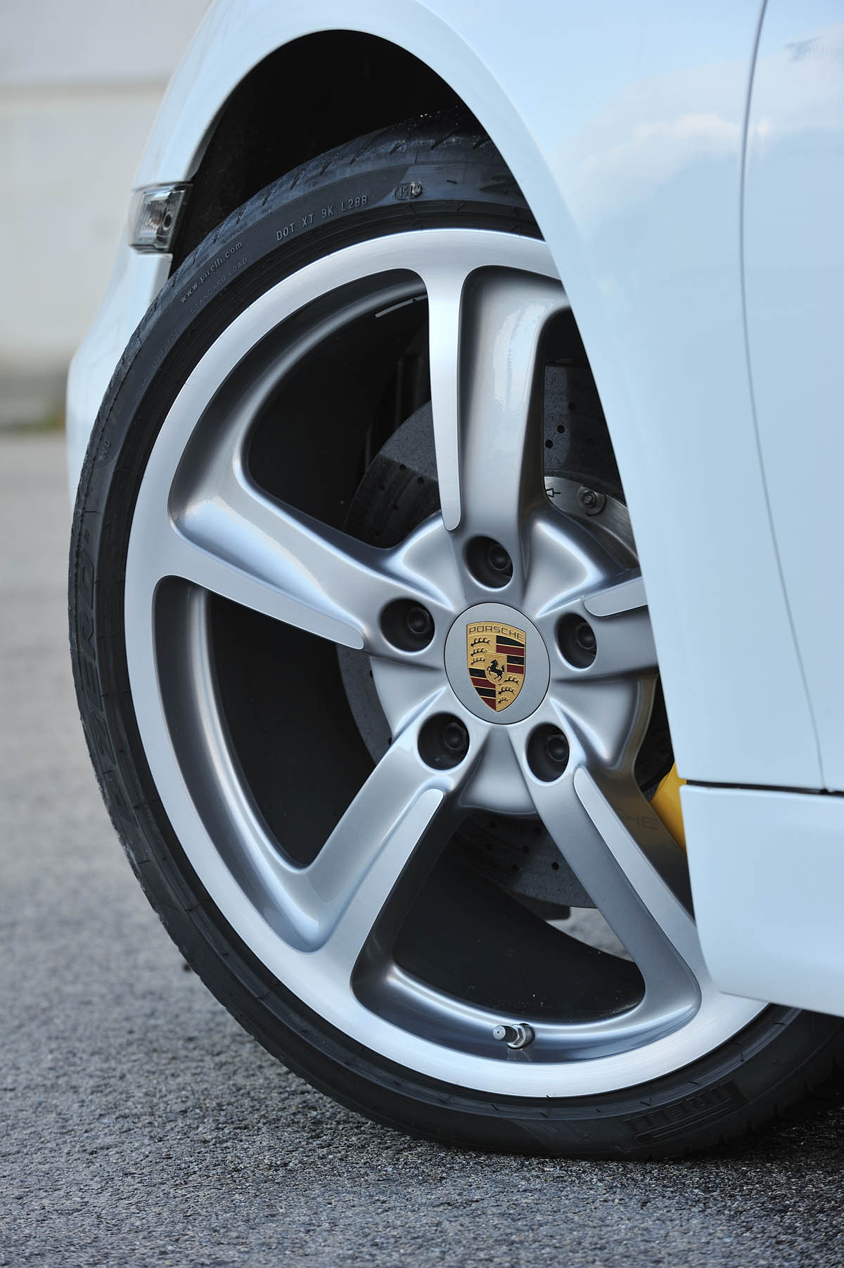 2013 Porsche Cayman S white alloy wheel