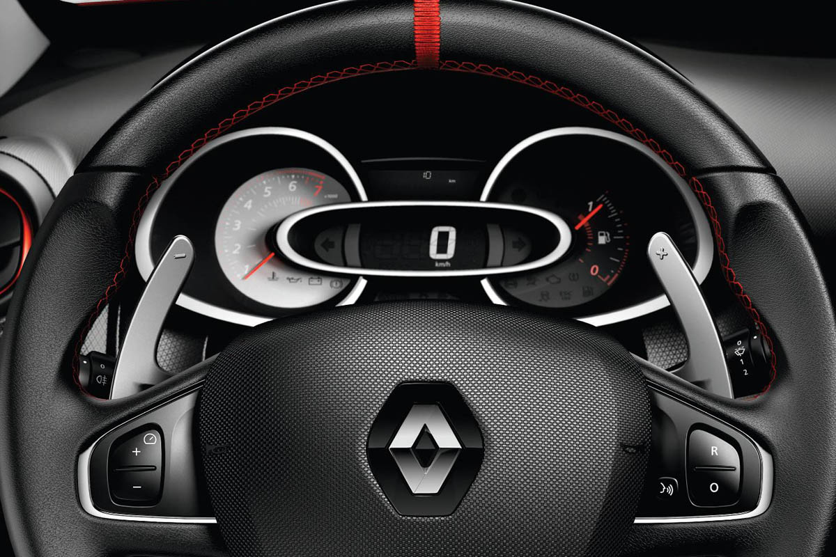 Renaultsport Clio 200 Turbo dials steering wheel paddles