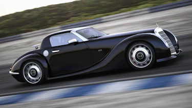 Retro Gullwing America Mercedes SLS AMG Roadster moving on track