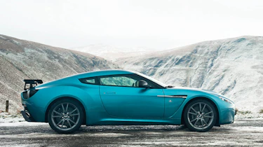 2012 Aston Martin V12 Zagato side profile