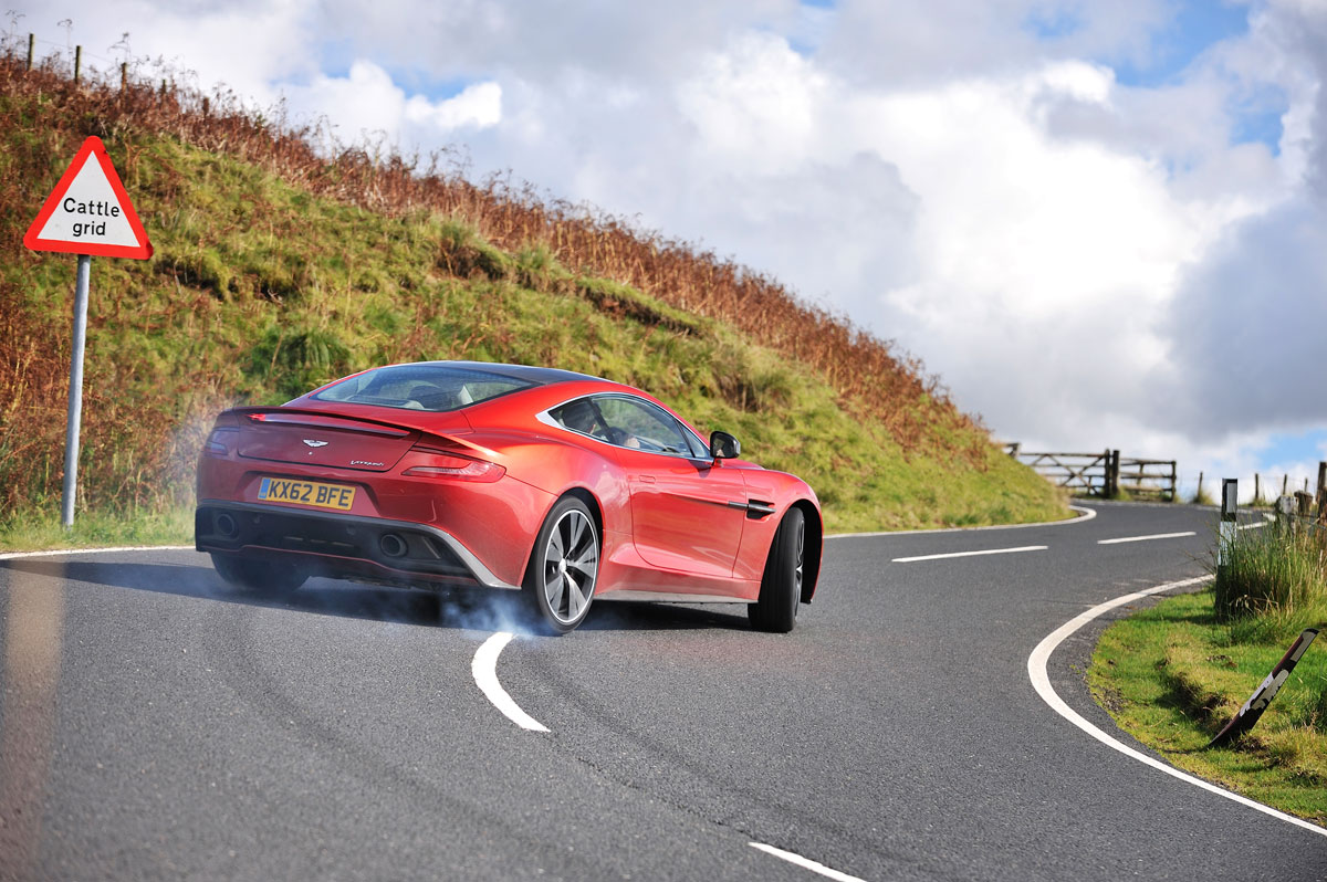 Aston Martin Vanquish (2012)