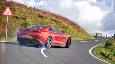 Aston Martin Vanquish (2012)