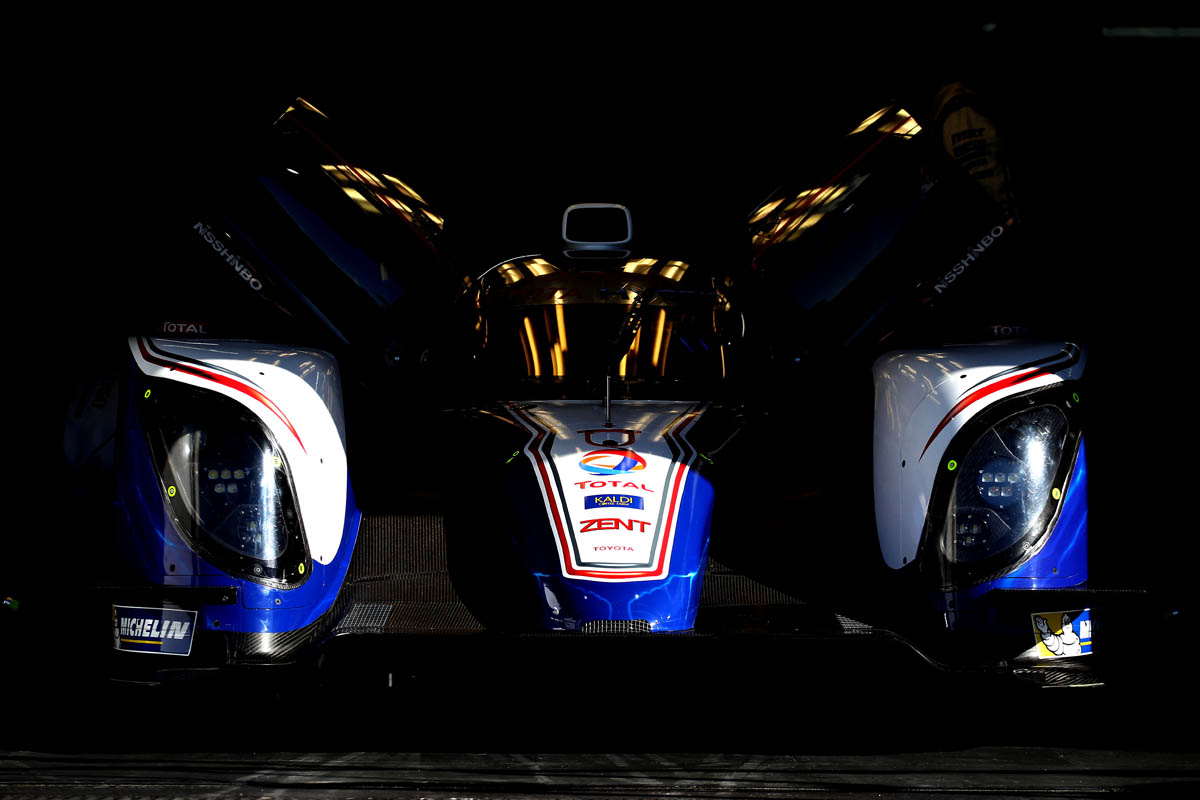 2013 Toyota TS030 Hybrid Le Mans car